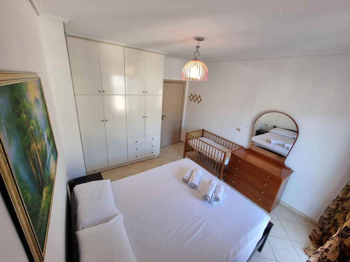 City Center Apartment 1 Sarandë Exteriör bild